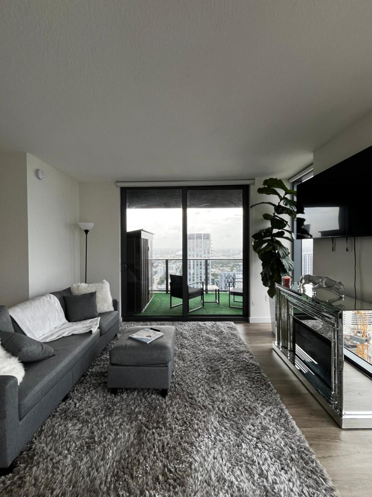 Luxurious In The Heart Of Apartment
